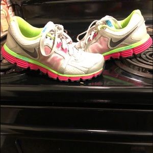 New Nike Dual Fusion 2 Women’s Size 6